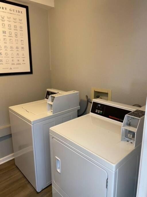 The Mary Lou - 2 Bedroom Apt In Quilt Town, Usa Hamilton Esterno foto