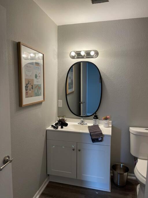 The Mary Lou - 2 Bedroom Apt In Quilt Town, Usa Hamilton Esterno foto