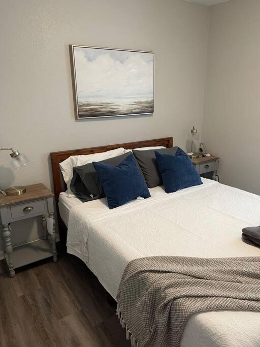 The Mary Lou - 2 Bedroom Apt In Quilt Town, Usa Hamilton Esterno foto